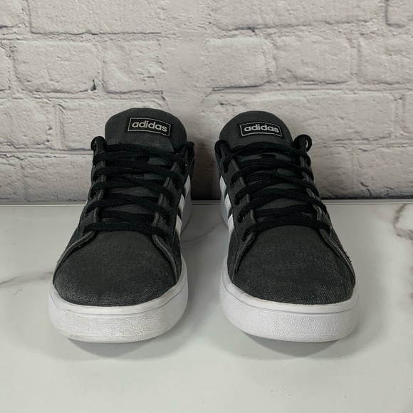 Adidas Boy Shoes Sz 5 - Picture 6 of 9